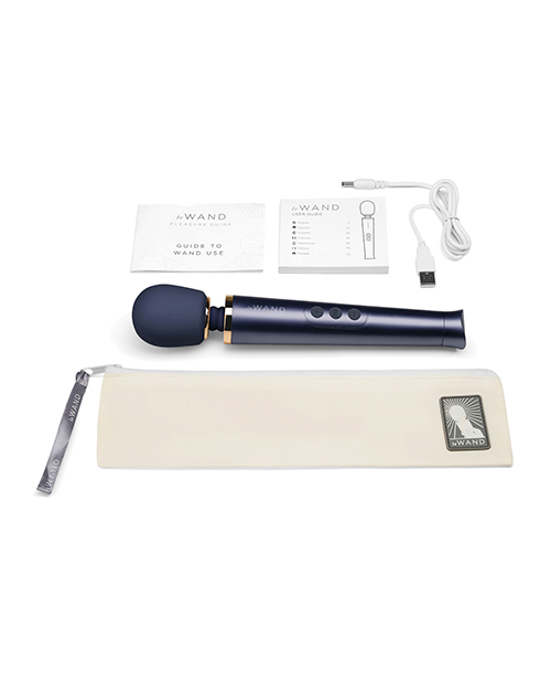Le Wand Petite Rechargeable Vibrating Massager - Navy - Image 5