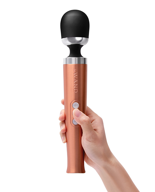 Le Wand Die Cast Rechargeable Massager - Rose Gold - Image 6